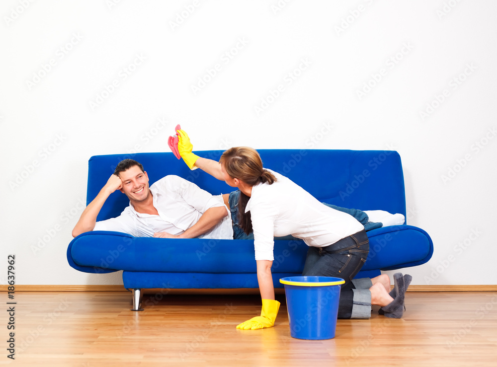 Obraz premium couple houskeeping