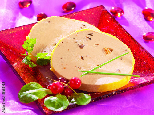 Fototapeta Naklejka Na Ścianę i Meble -  mousse de canard aux cepes