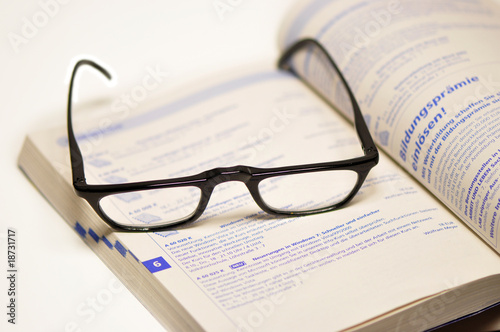 Mit Bildung sieht man besser!