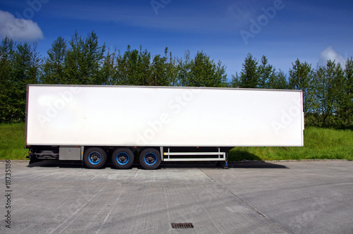 фотографія air conditioned truck trailer for haulage transporting