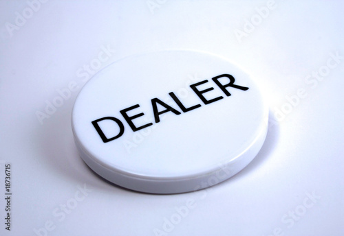 dealer button weiss