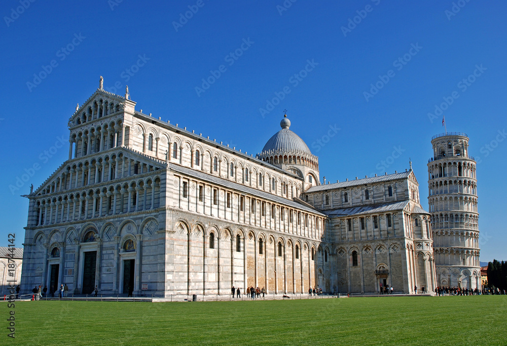 Leaning Pisa tower and Baptistery