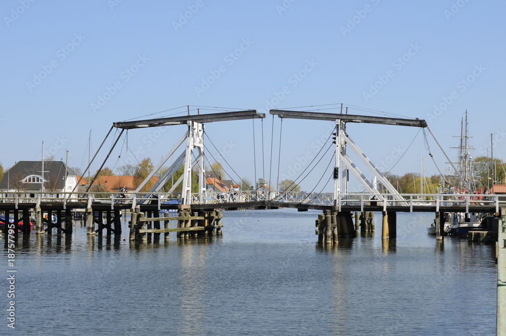 Hebebrücke über die Wieck