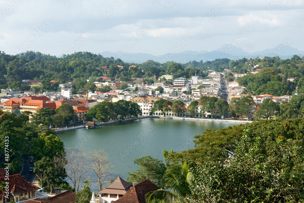 Fototapeta premium Kandy 2008. Lake.