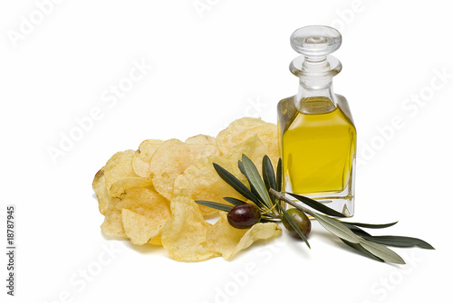 Patatas fritas en aceite de oliva. photo