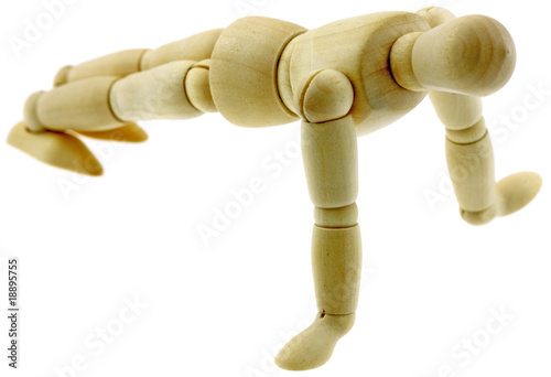Fotografi pantin articulé bois gymnaste pompe musculation fond blanc