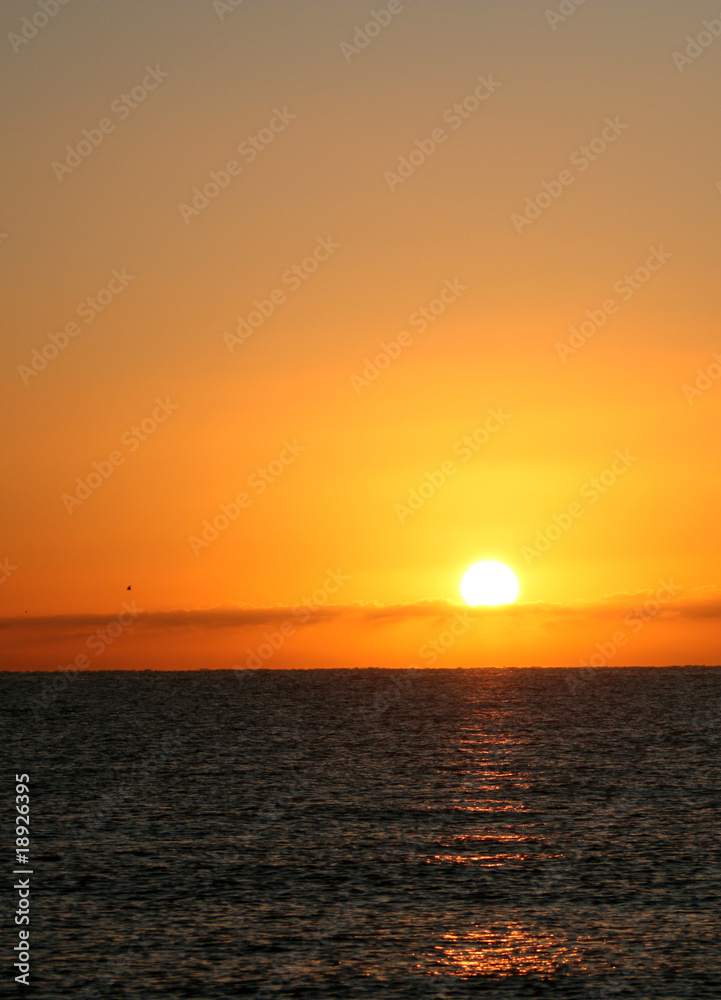 sol sobre nubes