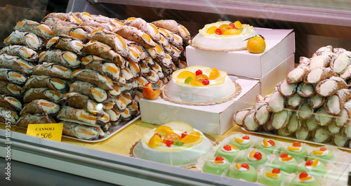 Quadro su tela cannoli e dolci siciliani