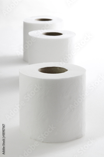 papel higiénico blanco rollos