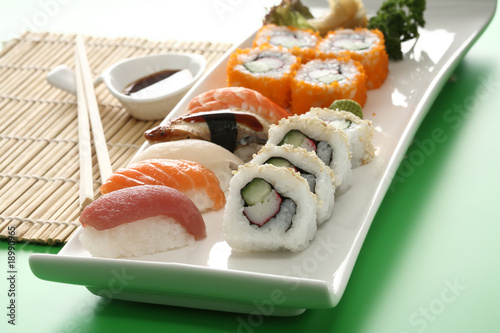 sushi maki nigiri gericht