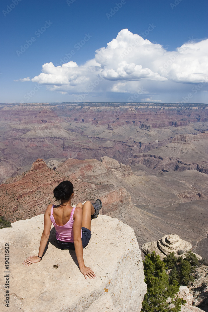 Femme seule au Grand Canyon