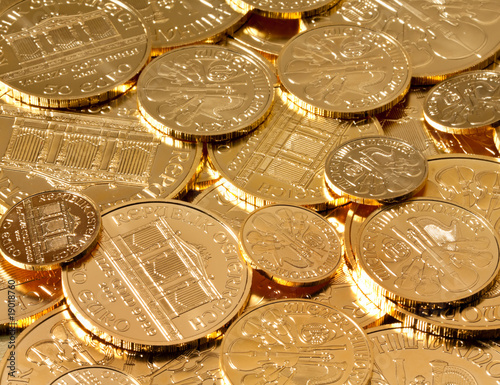 Geldanlage in echtem Gold als Goldbarren und Goldmünzen