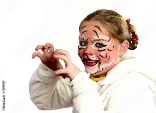 Tablou pe pânză Girl with drawing by mask tiger