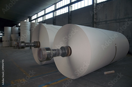 Produzione della carta: rotoli di cartone photo