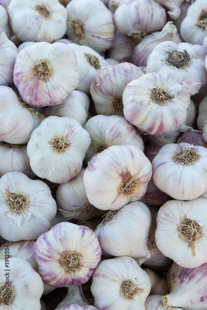 marché Provencal étalage d'ail