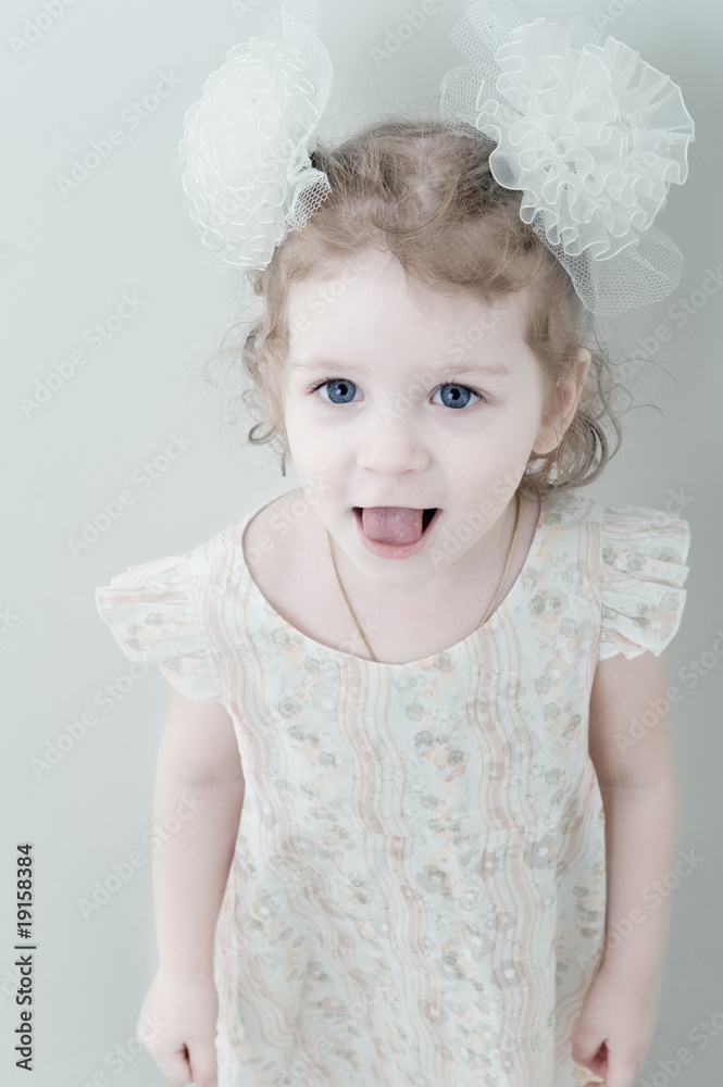 Picture of young smiling little girl Picture of young smiling little girl