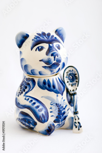 bear with a spoon gzhel
