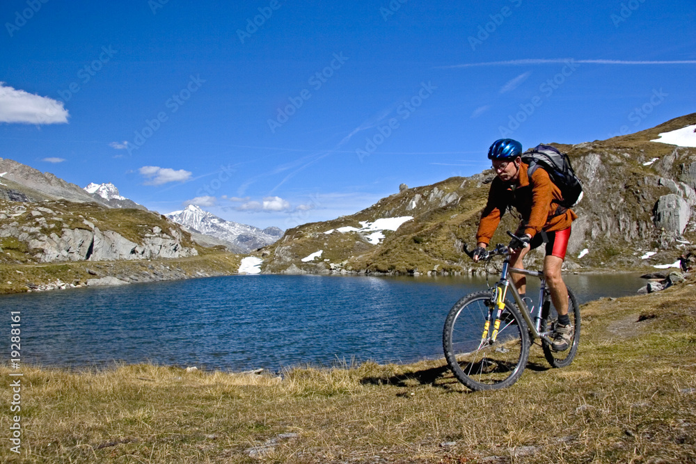 Fototapeta premium Biken am Pfitscher Joch