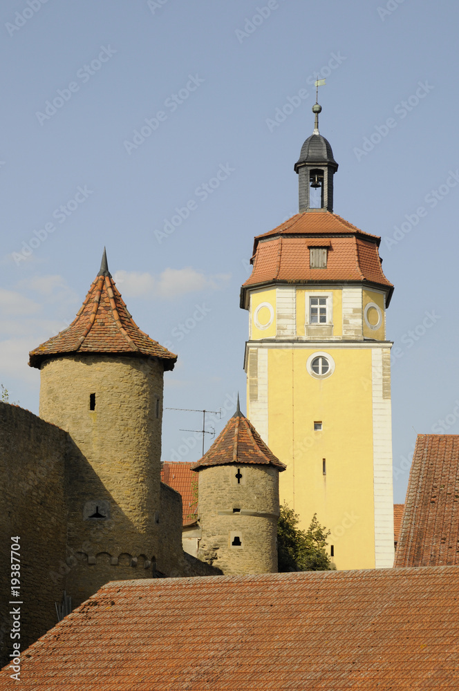 Stadtmauer und Kirche in Mainbernheim