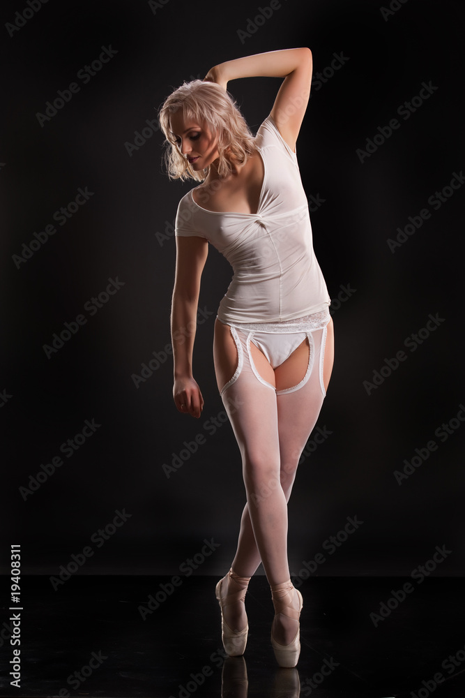 Obraz premium Young Ballerina