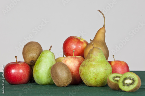kiwi,apples and pears 2