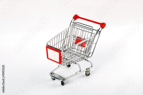 shopping cart © Mustafa Sen