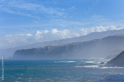 Ausblick von der Küste von Puerto de la Cruz - Teneriffa © tagstiles.com