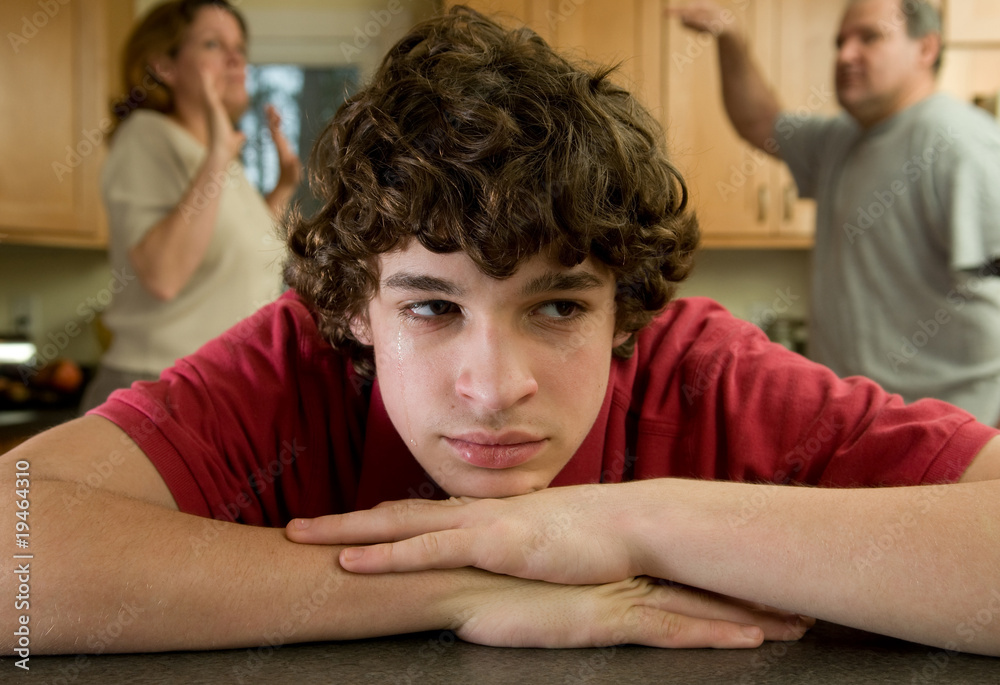 Son cries while parents fight Son cries while parents fight