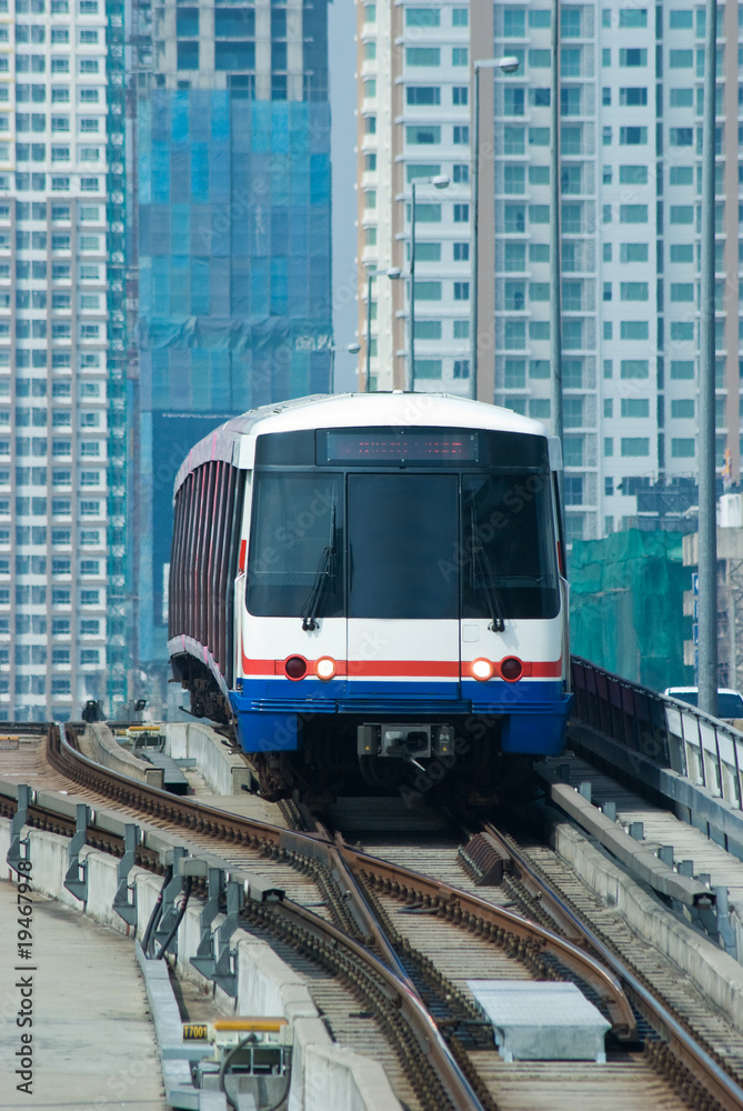 Obraz premium Sky-Train in Bangkok