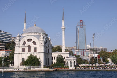 Photography Moschee und Hochhaus am Besiktas Stadion, Istanbul - Türkei