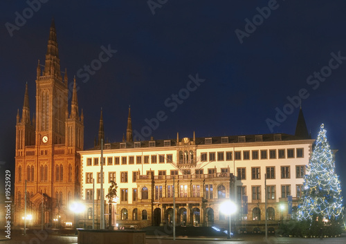 Rathaus mit Marktkirche in Wiesbaden