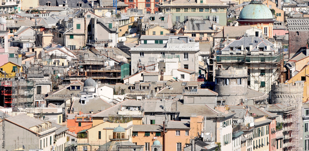Tetti del centro storico della città ligure e italiana di Genova