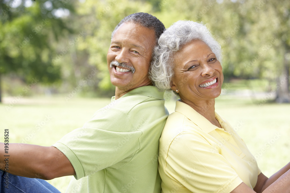 Obraz premium Portrait Of Senior Couple In Park