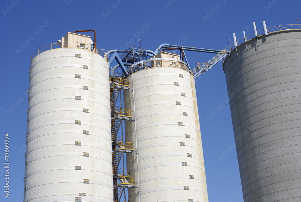 Commercial Silos