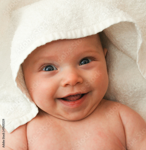 bébé agé de 3 mois