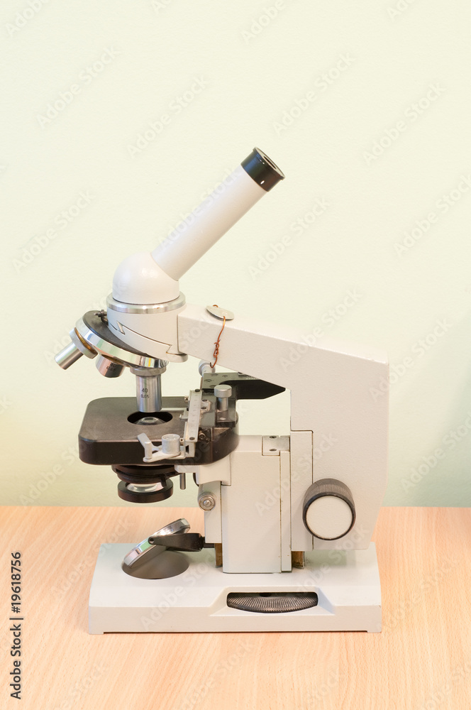 Microscope