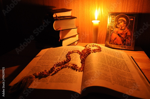 The Holy Bible wiht Orthodox Icon