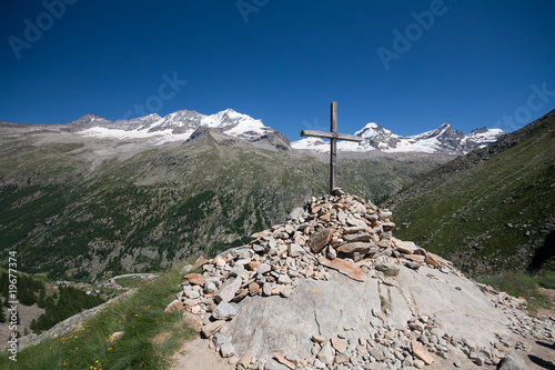 Croce dell'Arolley e cima del Gran Paradiso
