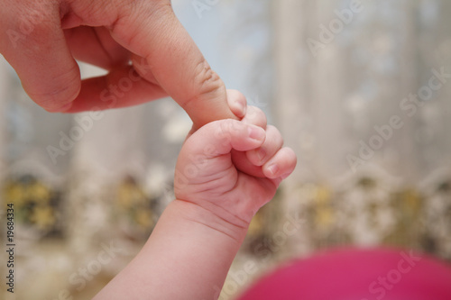 hand newborn © Mikhail Basov