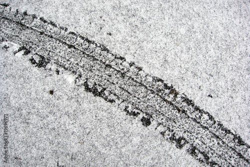 trace de pneu sur la neige photo