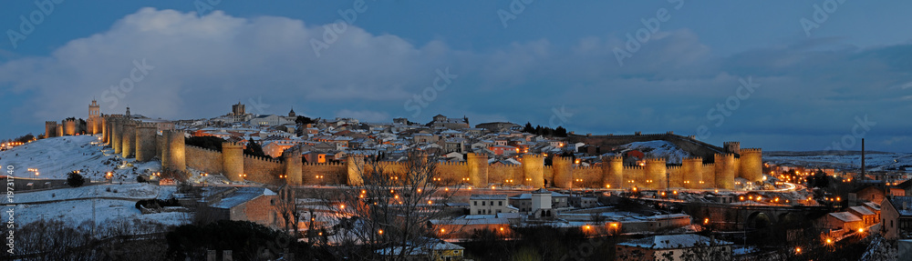 Panorámica de la muralla de Ávila