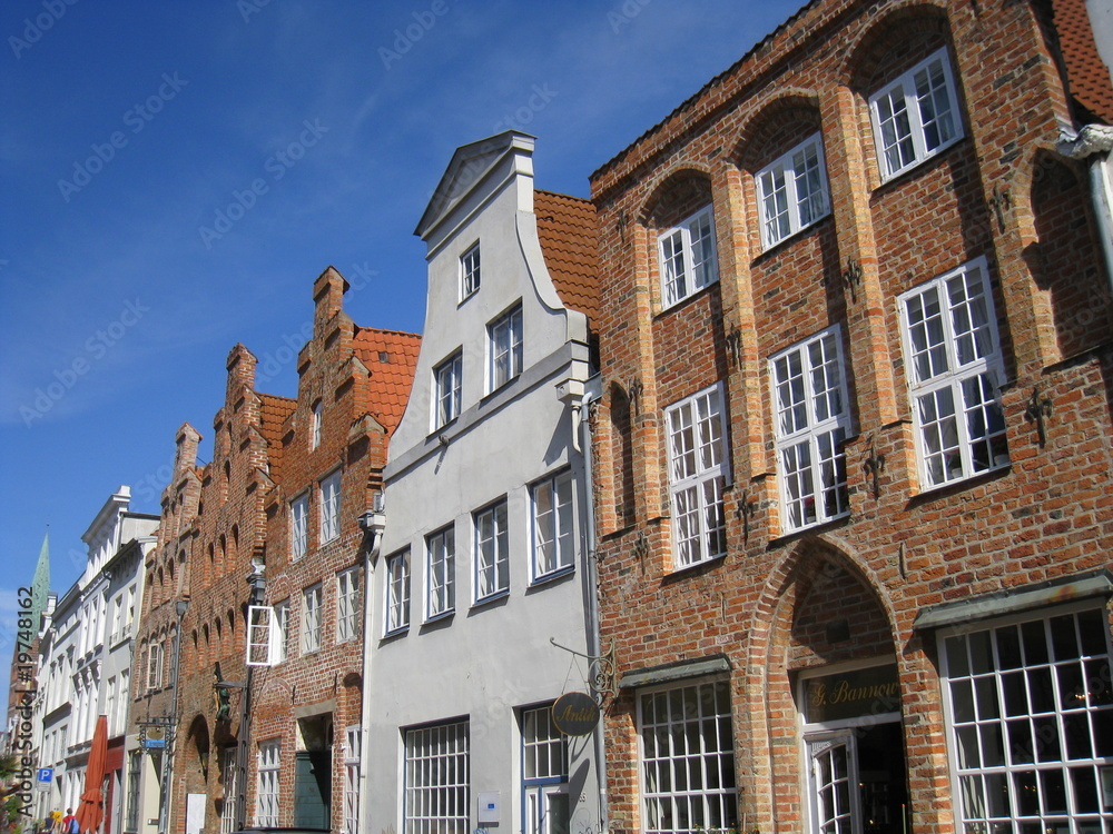 alignement de maisons anciennes (Lübeck)