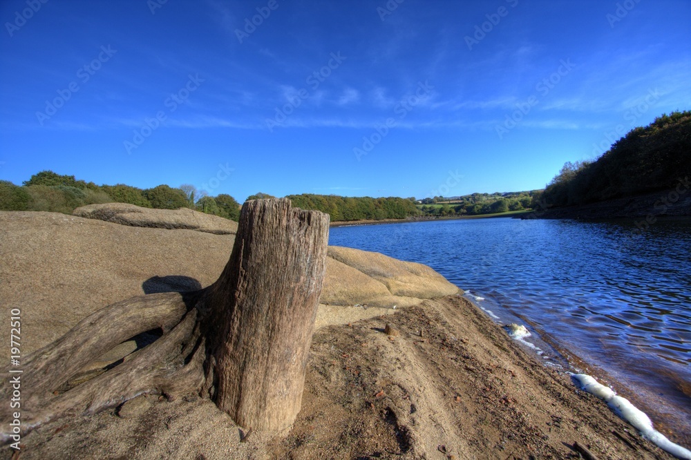 sand way around a lake