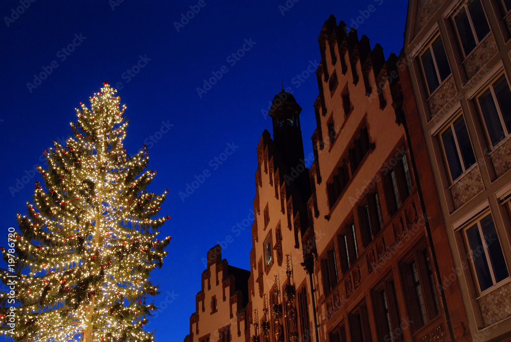 Obraz premium Weihnachtsbaum am Frankfurter Römer