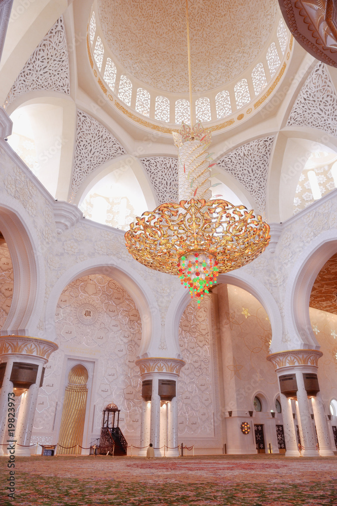 Interior of Sheikh Zayed Mosque in Abu Dhabi 10