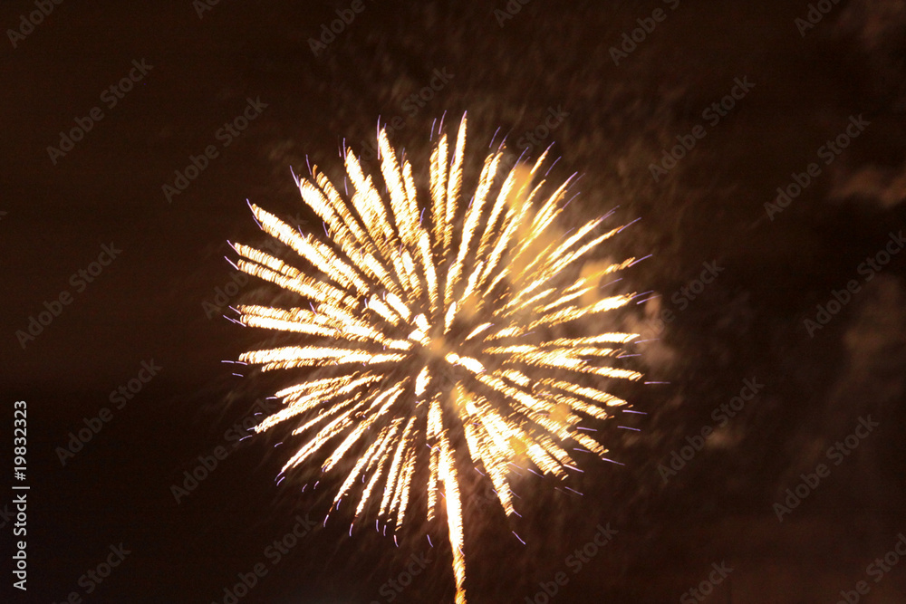 Fototapeta premium Gold fireworks explosion