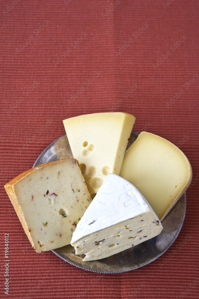 Käse aus der Schweiz auf einem Teller