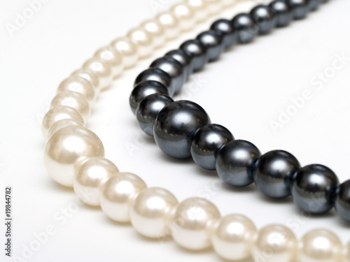 black and white pearl beads