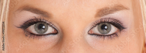 Blue-green eyes