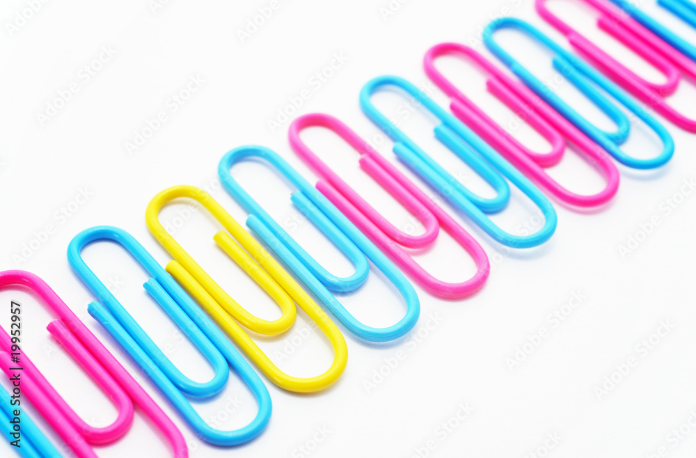 Colourful Paper Clips - Bunte Büroklammern Colourful Paper Clips - Bunte Büroklammern